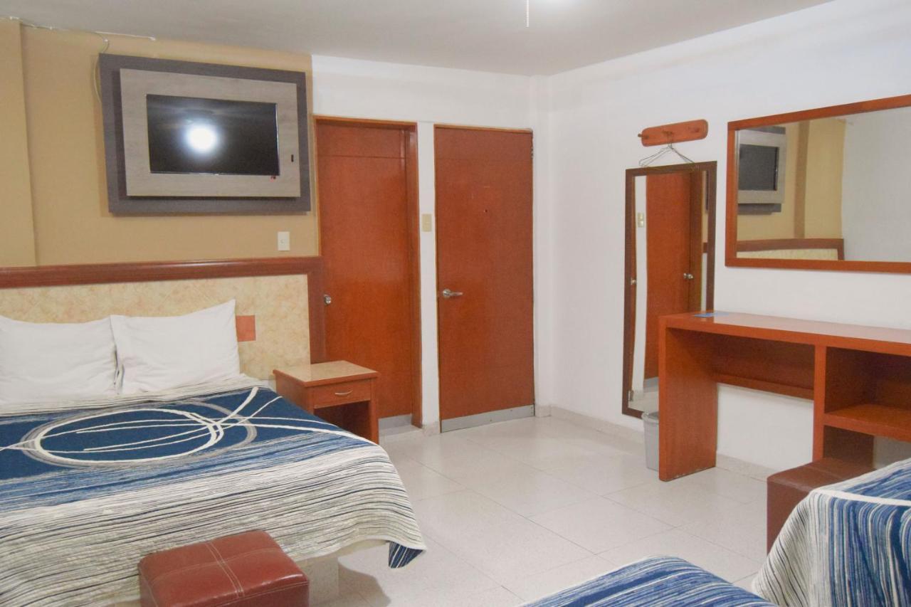 Hotel Niza Zona Piel Leon Exterior photo
