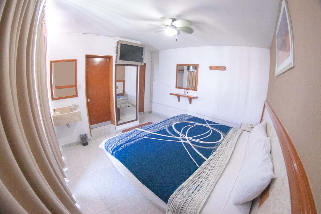 Hotel Niza Zona Piel Leon Exterior photo